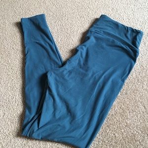 LulaRoe Tall & Curvy Leggings
